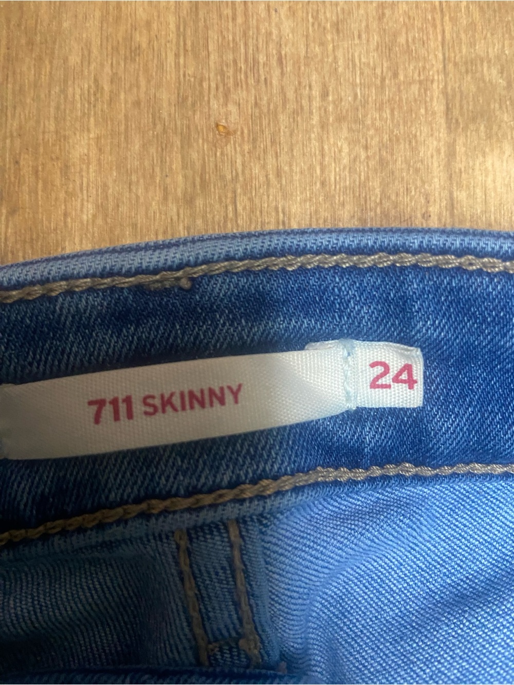 Levi's Women's Skinny Jeans in Blue Denim - Picture 3 of 8